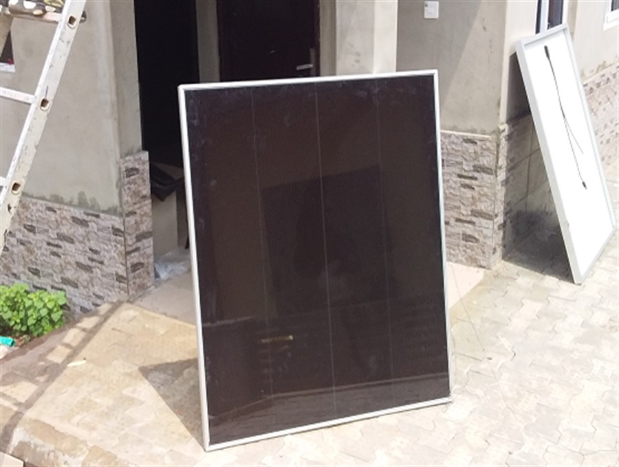 250WATTS CANADIAN MONO-CRSYTALLINE SOLAR PANEL